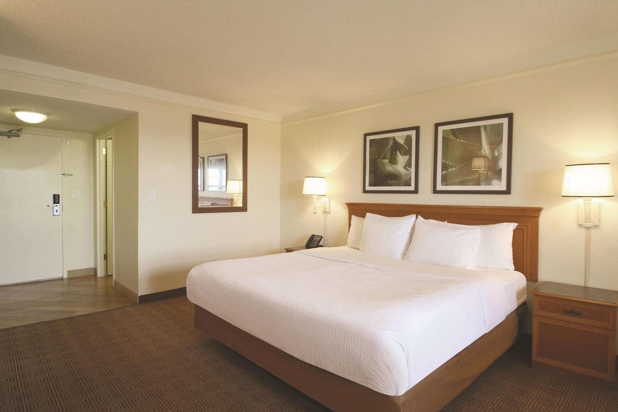 La Quinta By Wyndham Coral Springs University Dr Exterior photo